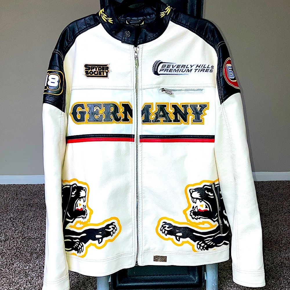 2XL Leather Jacket/Coat for sale ! Still brand new and in fashion. Cream & black